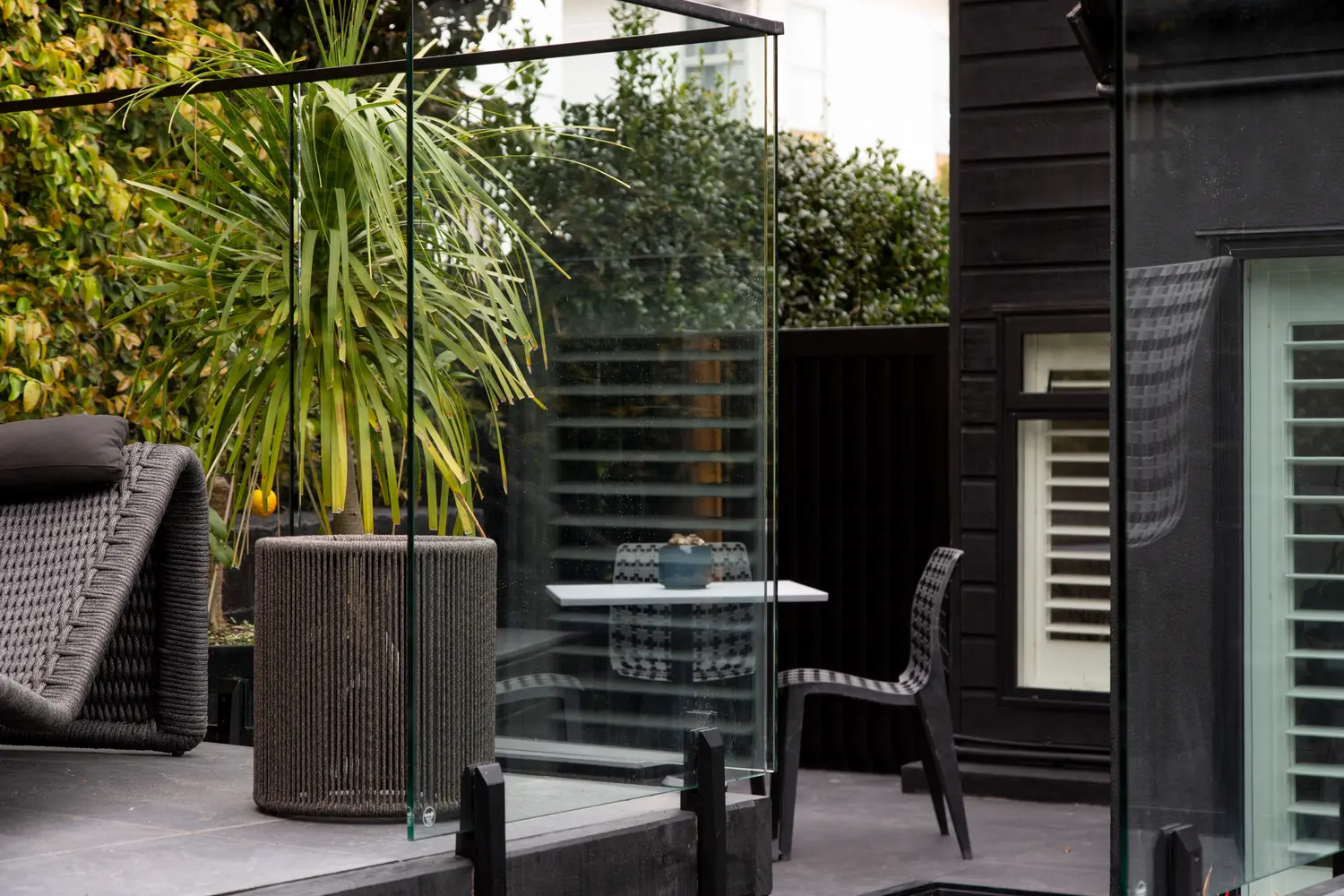 Courtyard glass by Professional Fitouts in Auckland